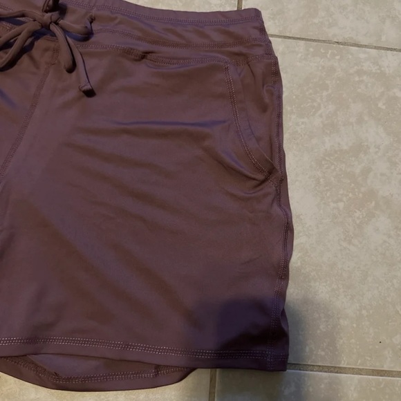 MOUEEY Women's Workout Hiking Shorts Running Athletic Gym Shorts with Pockets - Picture 8 of 9